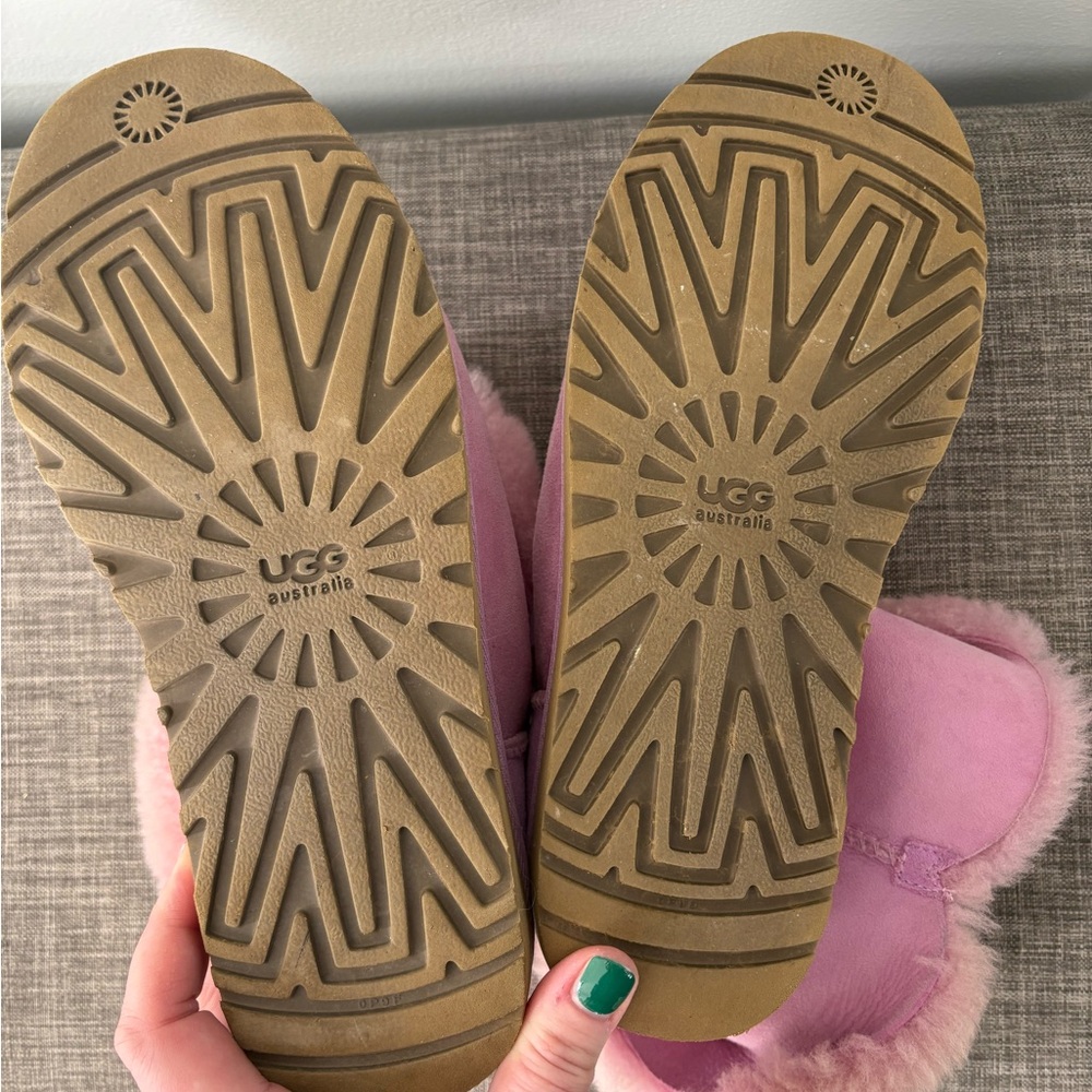 UGG Bailey Button - Picture 6 of 6